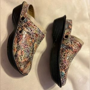 Nurse Mates rainbow snake print size 9 slip ons.